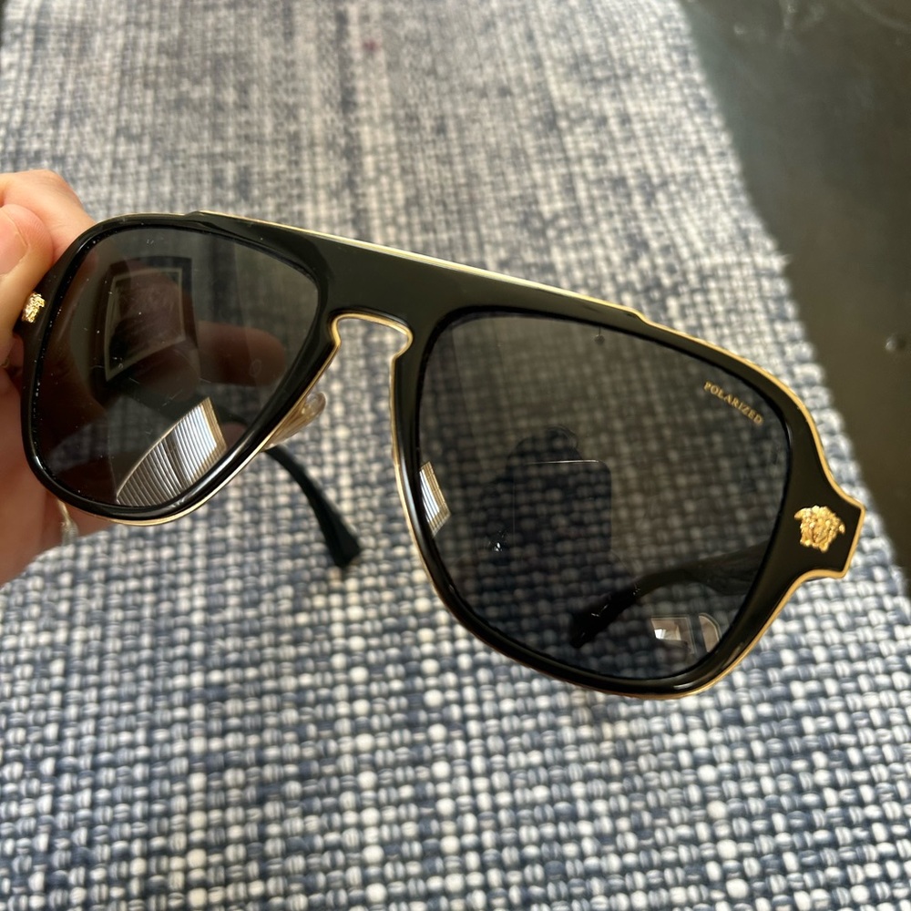 Versace sunglasses - Picture 2 of 5